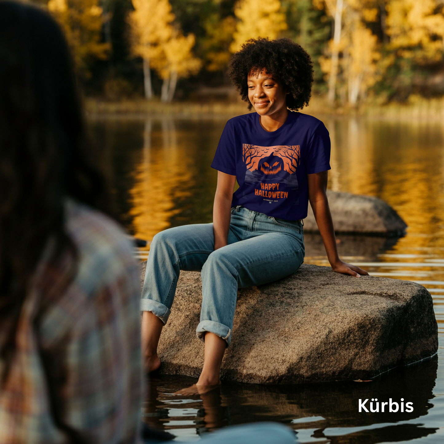 Halloween T-Shirt in Dunkelblau – Motiv Kürbis mit gruseligem Gesicht und Fledermäusen – Happy Halloween Print
