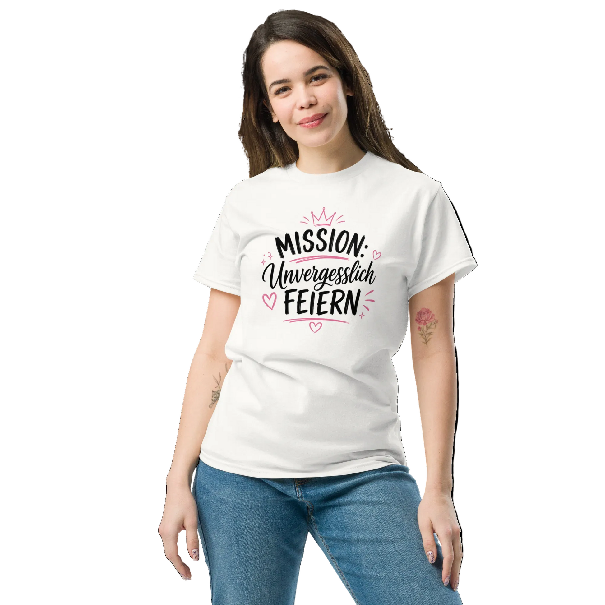 Weißes personalisiertes JGA Braut T-Shirt „Mission: Braut glücklich machen“ aus 100 % Baumwolle.