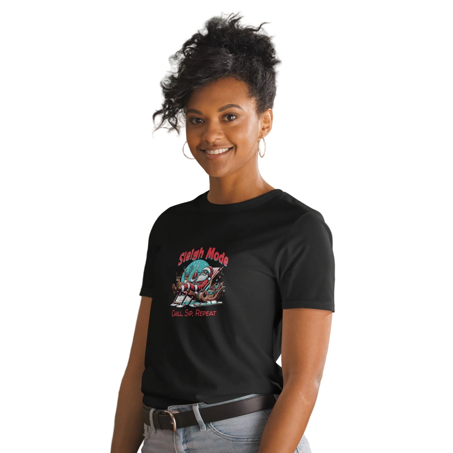  „Sleigh Mode – Chill, Sip, Repeat" Weihnachts-T-Shirt in Schwarz mit relaxendem Weihnachtsmann-Print – Sabiswelt