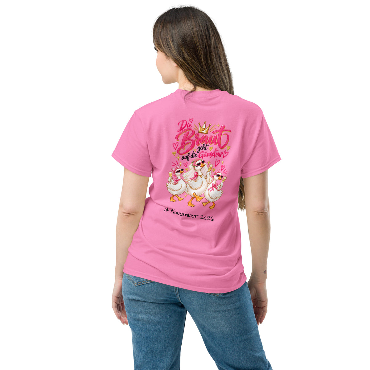 Pinkes JGA Braut-Shirt mit drei Gänsen, Sektgläsern und individuellem JGA-Datum auf der Rückseite