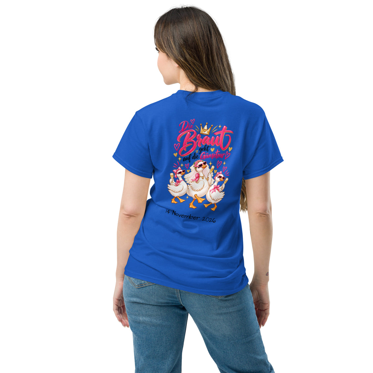 Blaues Braut-Shirt mit personalisiertem Datum und lustigem Gänsemotiv auf dem Rücken