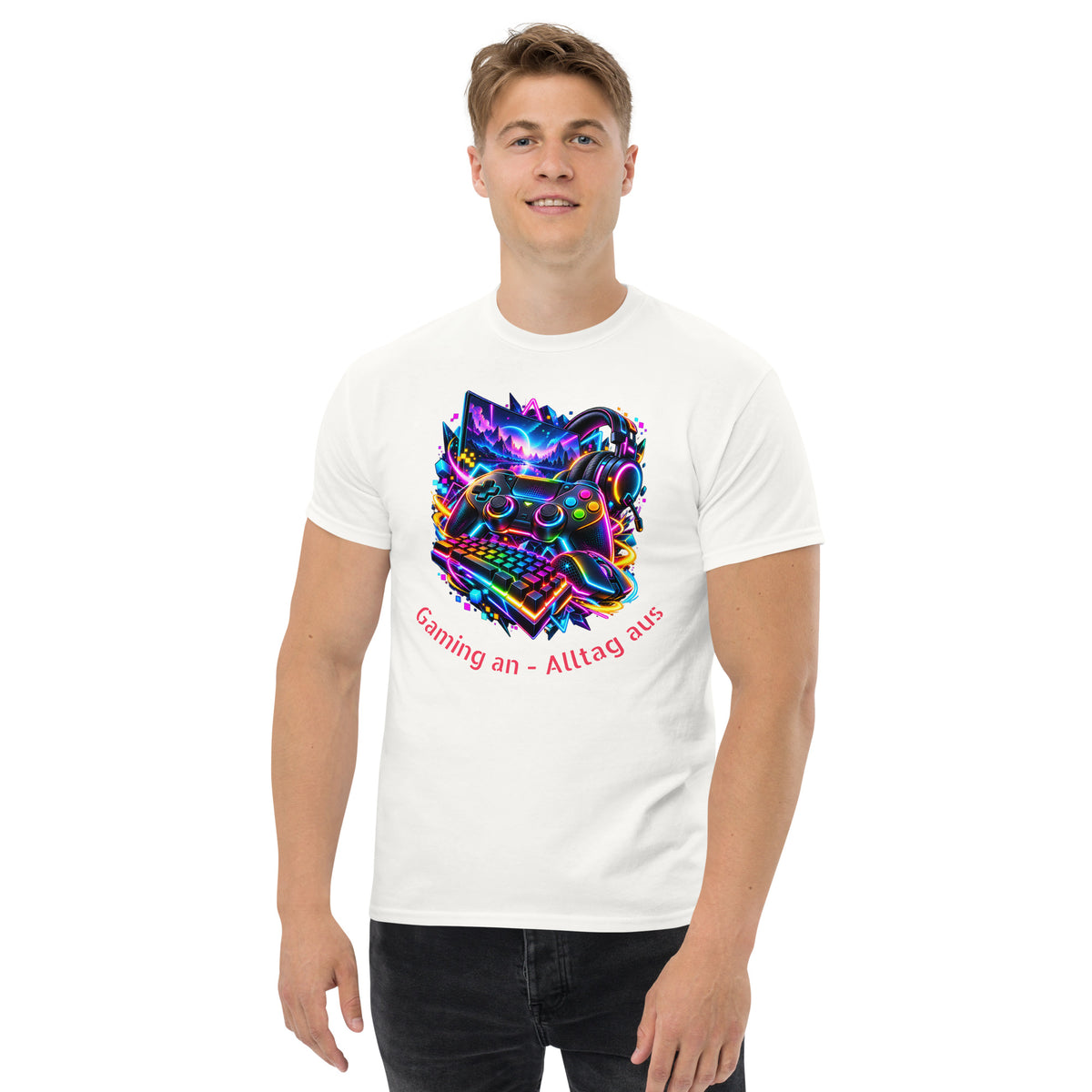 Weißes Gamer T-Shirt mit buntem Gaming-Controller, leuchtender Tastatur, Headset und futuristischem Neon-Design.