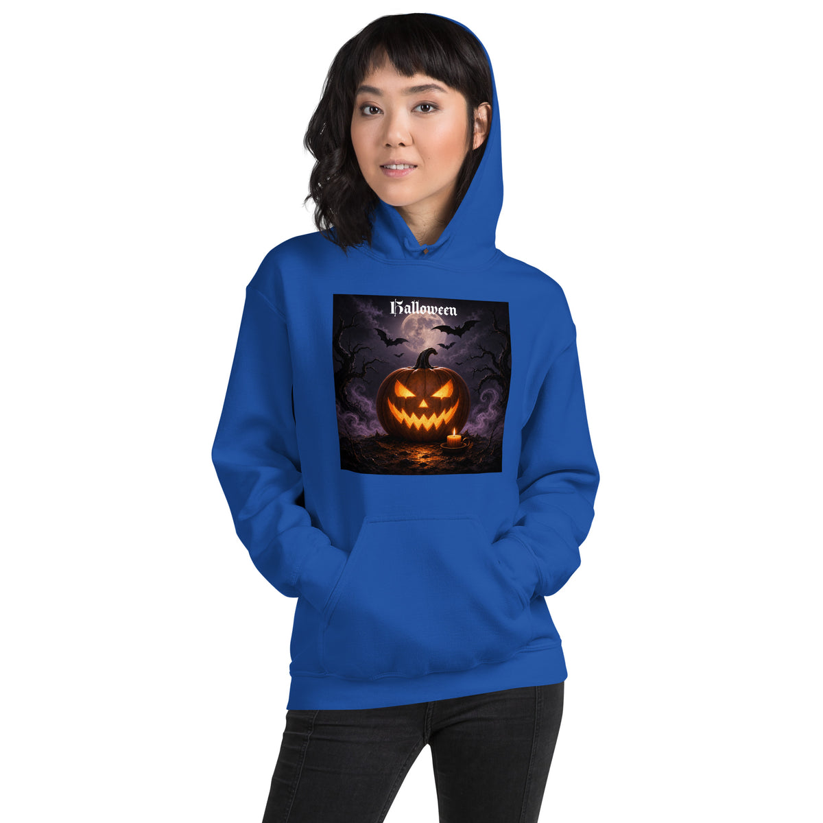 Royalblauer Unisex Halloween Hoodie mit Kürbis und Fledermäusen – Vorderansicht
