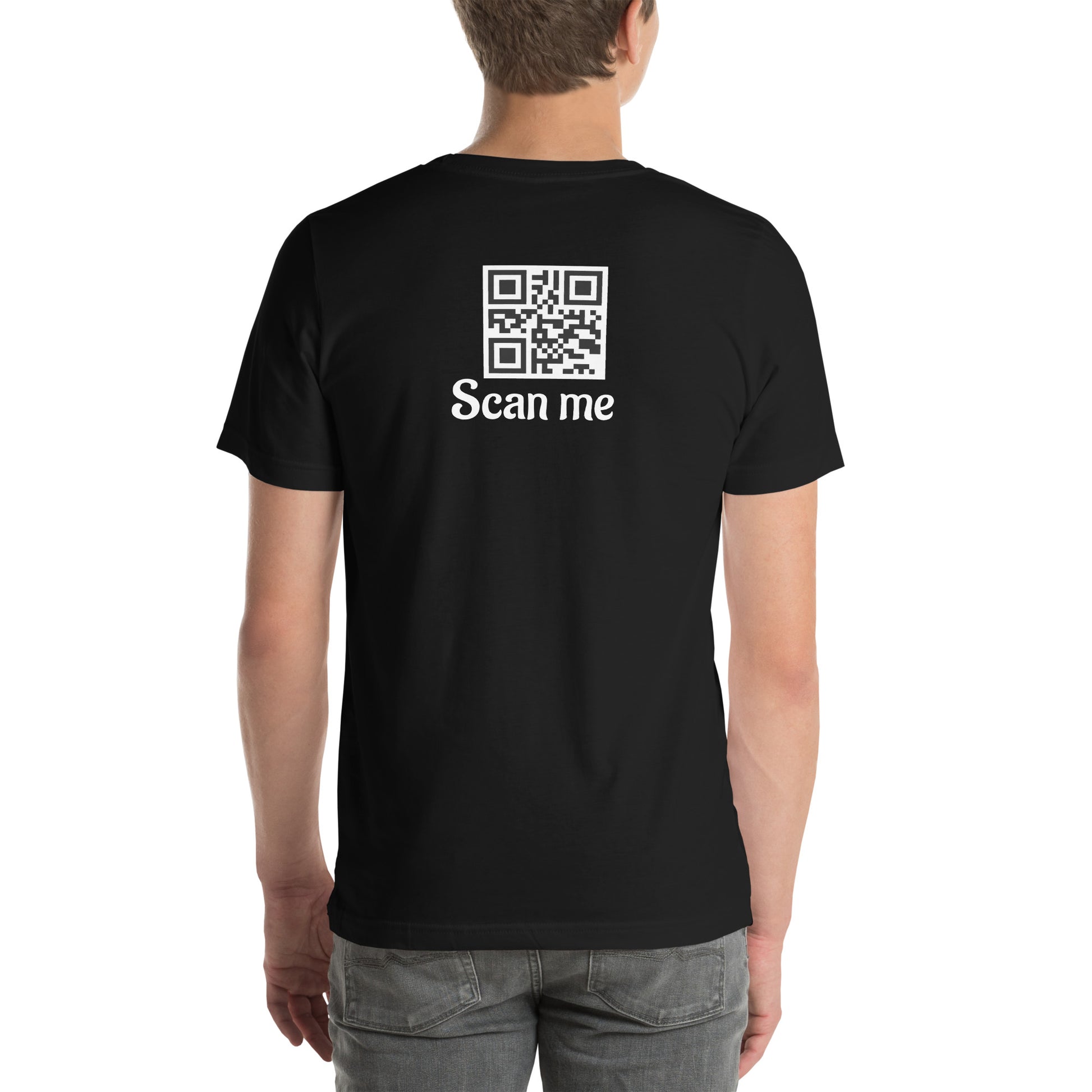 Schwarzes Unisex T-Shirt Rückseite mit individuellem QR-Code und "Scan Me" Schriftzug – Sabiswelt